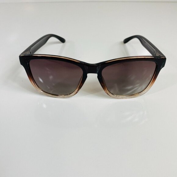 Meetsun Classic Style Womens Gradient Tinted Sunglasses Black/Brown - Picture 7 of 12